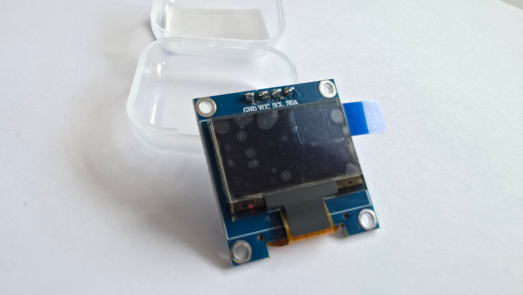 0.96 OLED Display Modul I2C 128x64 pixels used in Arduino and ESP32 projects for displaying data and animations