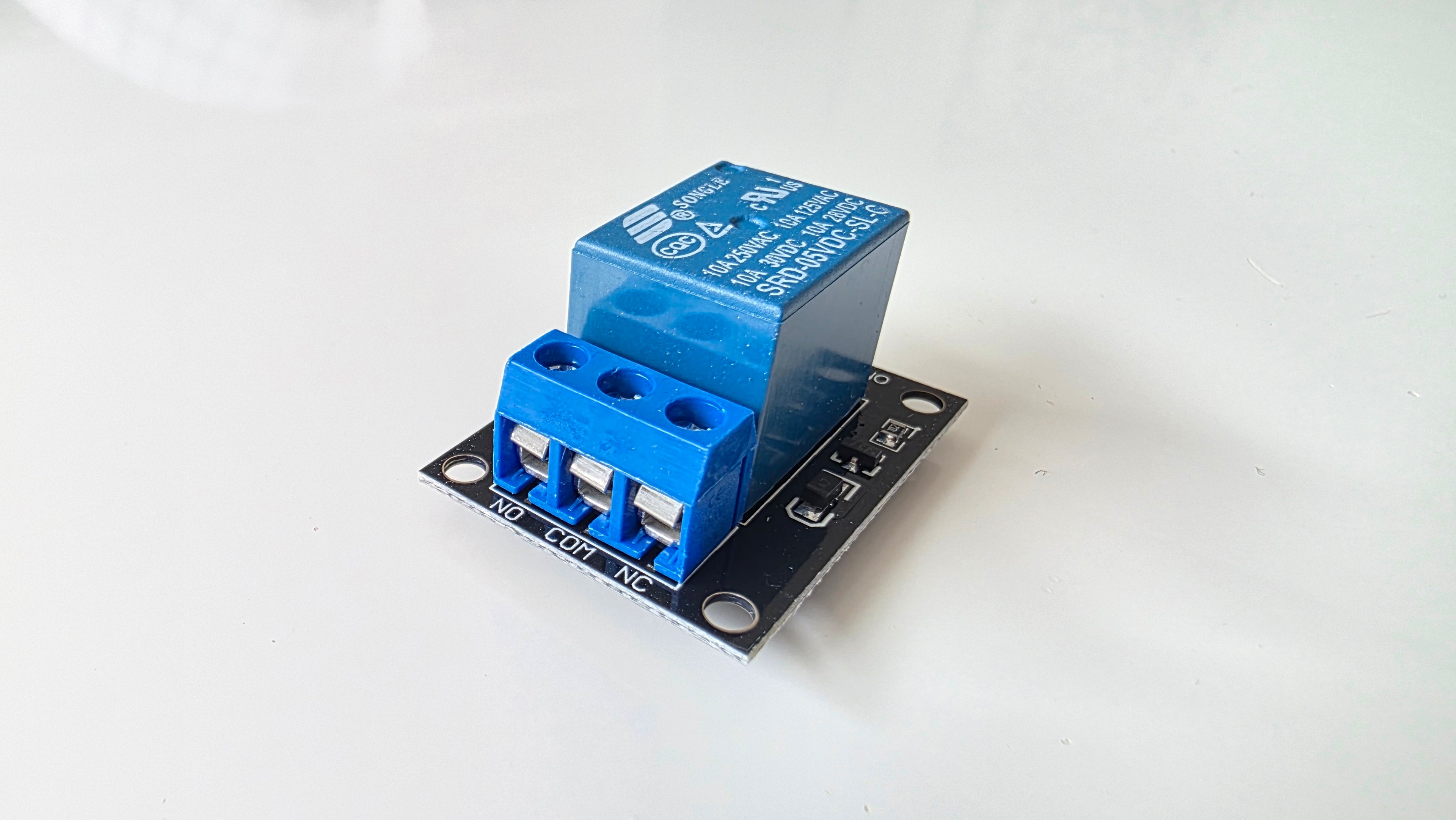 KY-019 1-Kanal Relæ Modul (5V) – Værkstedets lille "Boi"! ⚡