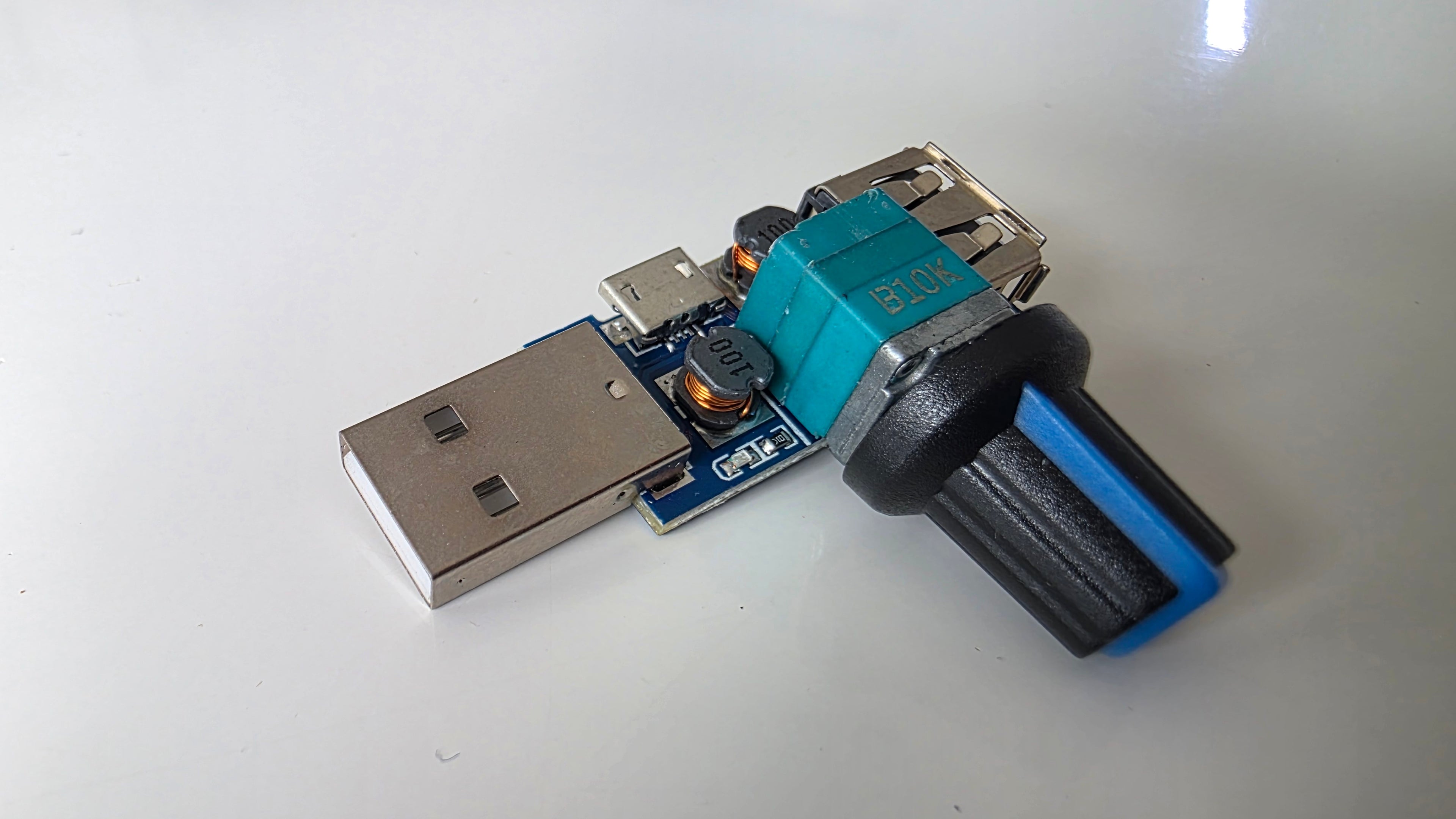 USB Blæser Hastighedsregulator – Få styr på stormen (og støjen)! 🌪️🤫