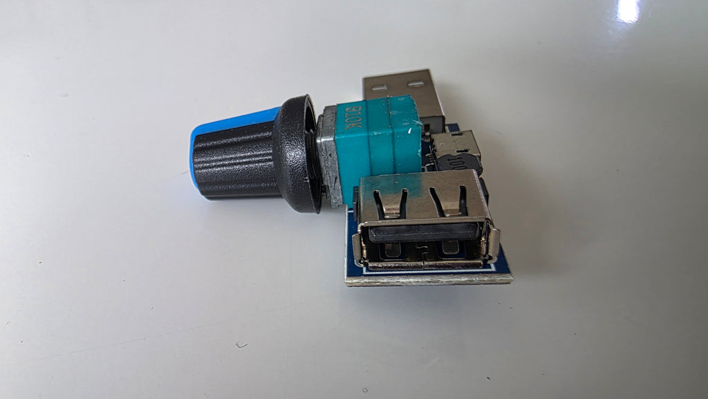 USB Blæser Hastighedsregulator – Få styr på stormen (og støjen)! 🌪️🤫