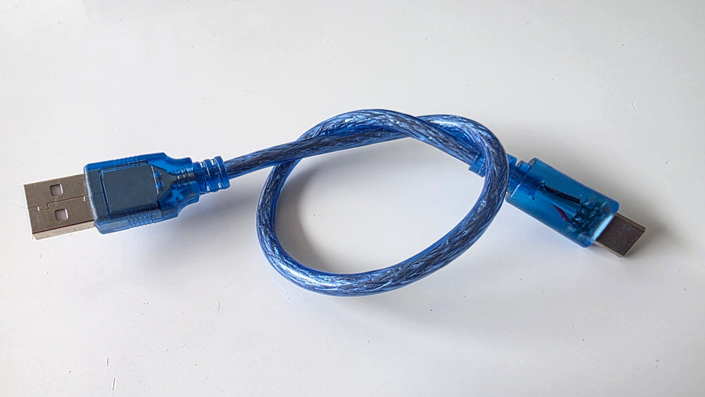 Det Klassiske Blå USB-Kabel (USB-C / 30 cm) – Ren 00'er nostalgi! 🔌💙