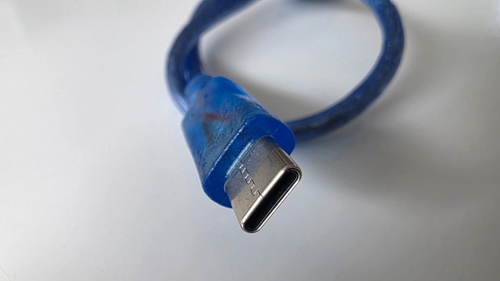 Det Klassiske Blå USB-Kabel (USB-C / 30 cm) – Ren 00'er nostalgi! 🔌💙