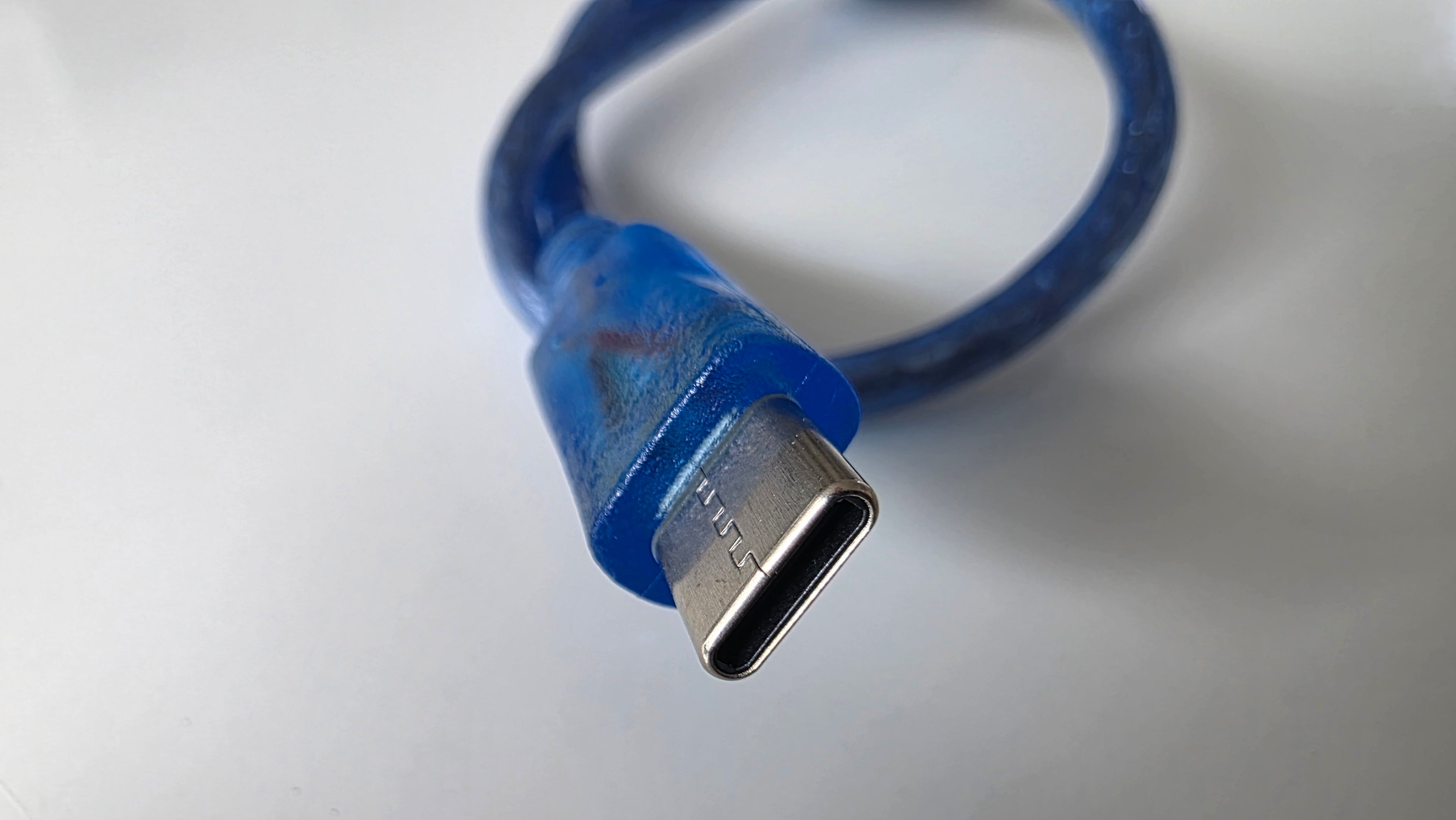 Det Klassiske Blå USB-Kabel (USB-C / 30 cm) – Ren 00'er nostalgi! 🔌💙