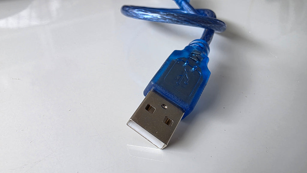 Det Klassiske Blå USB-Kabel (USB-C / 30 cm) – Ren 00'er nostalgi! 🔌💙