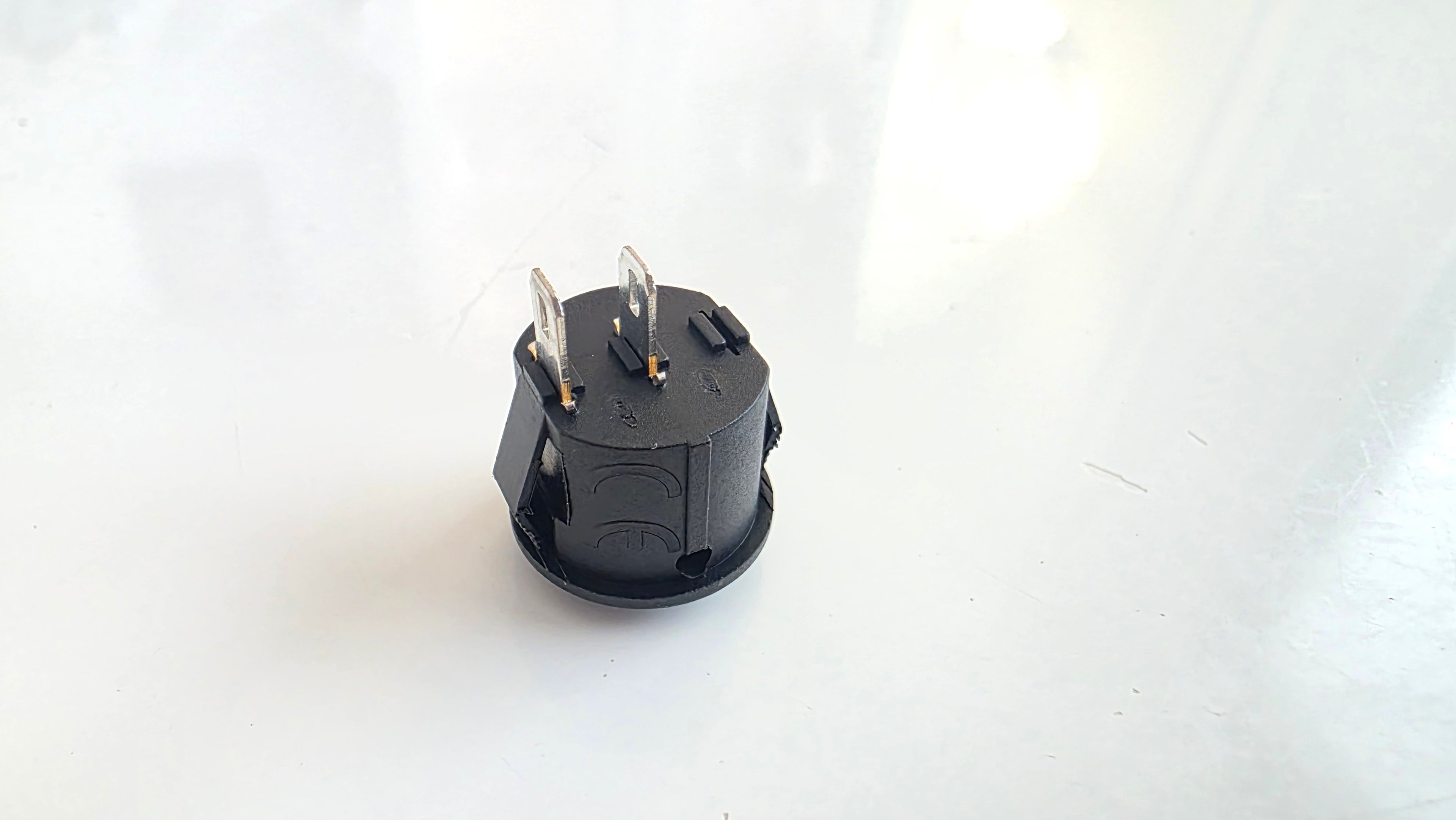 🎚️ Nem montering, perfekt finish: Rund Mini Vippekontakt (Rocker Switch) - Sort