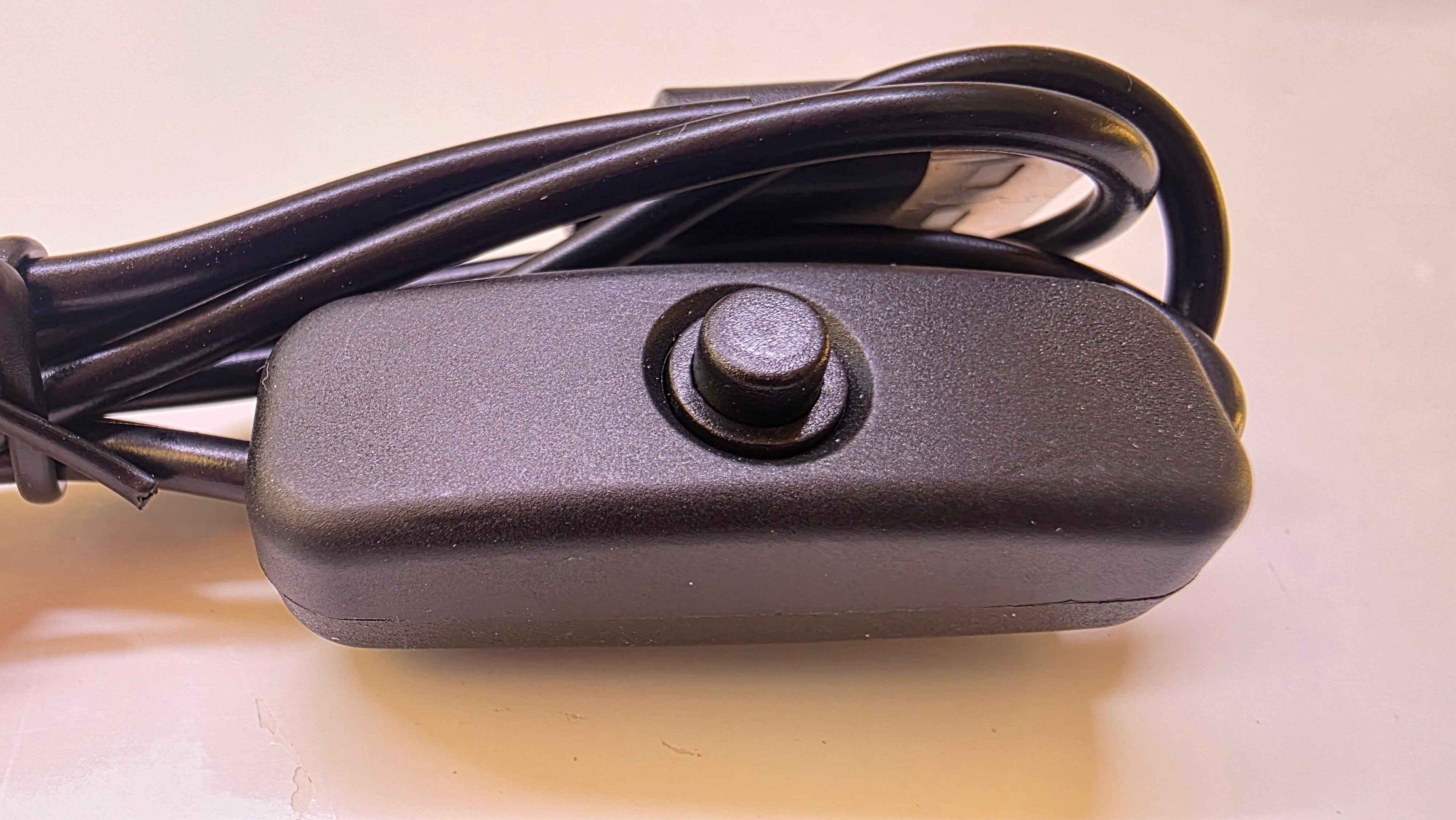 USB Kabel med In-line Tænd/Sluk Knap (1 meter) - Sort