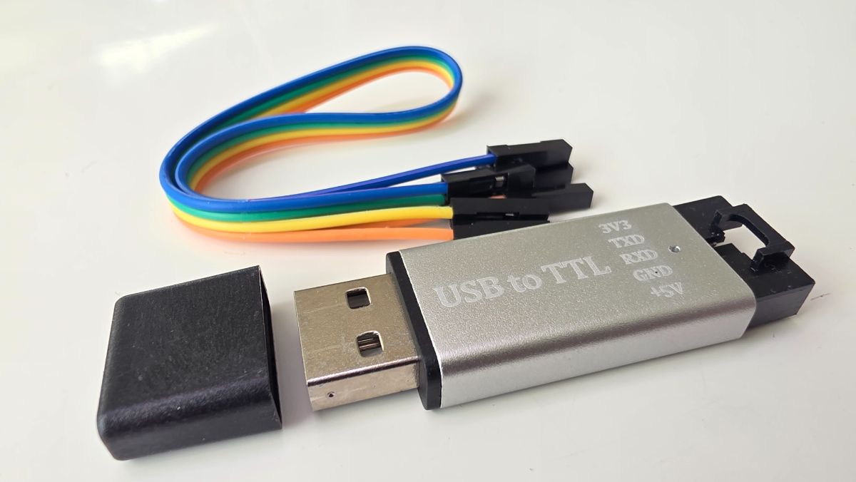 CP2102 USB til TTL converter i aluminiumskabinet