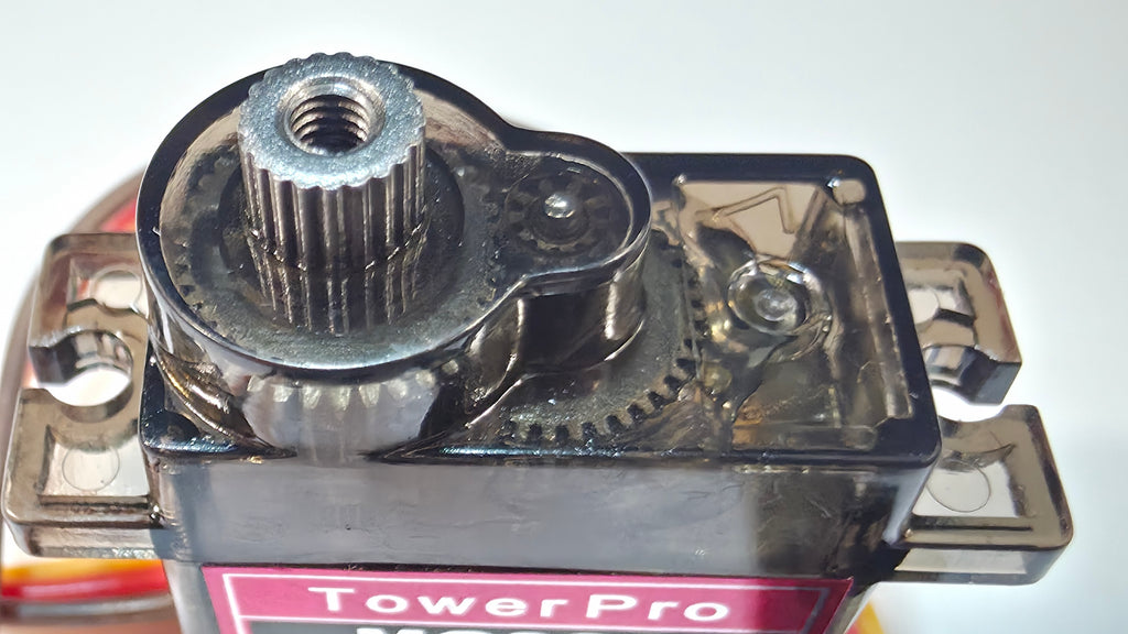 MG90S Micro Servo (Metal Gear / 180°) – Lille motor, uendelige kræfter! ⚙️