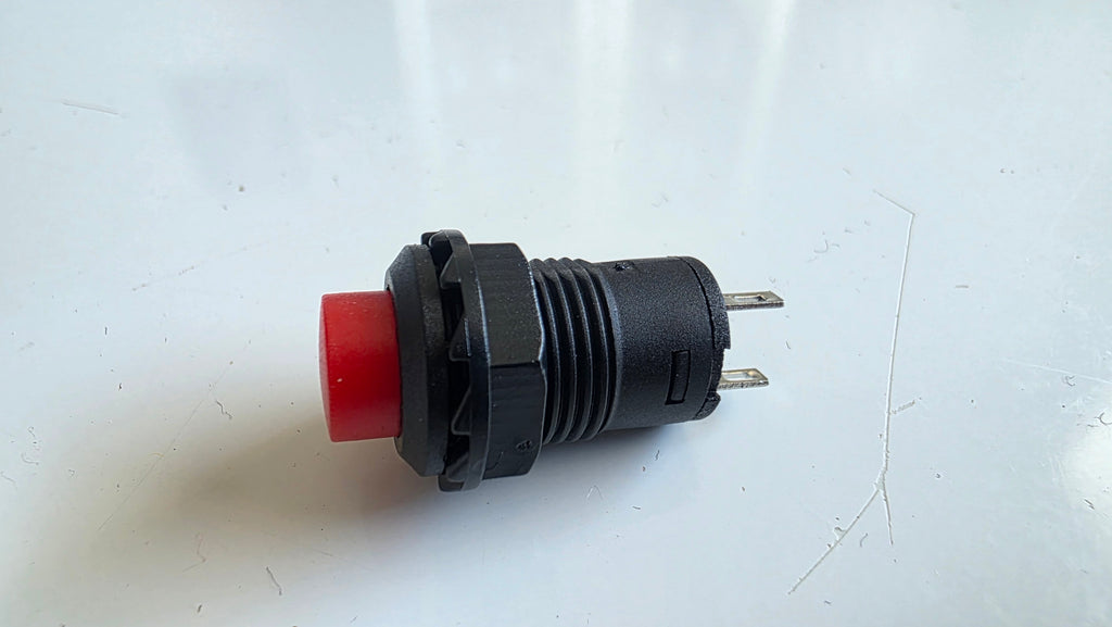 12mm trykknap med lås latching off on rød til elektronik og Arduino projekter