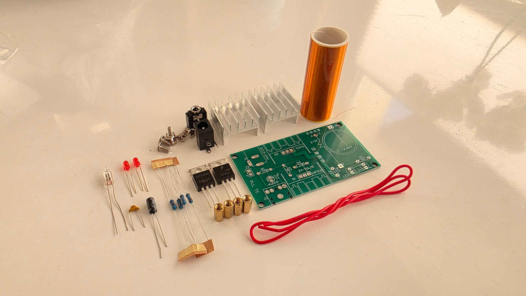 Mini Tesla Coil DIY Kit (Opgraderet Version): Byg dit eget indendørs lyn! ⚡🎵