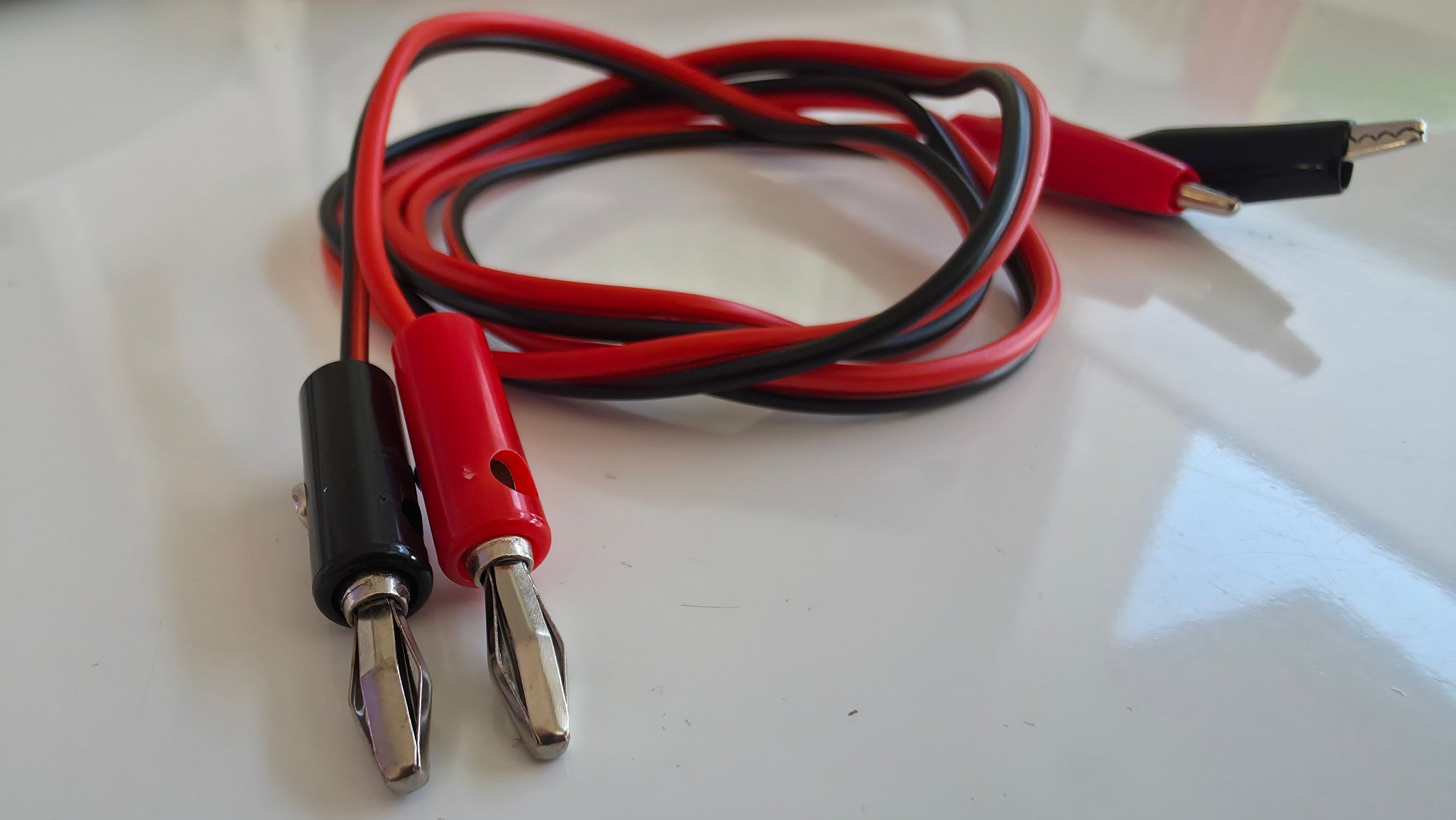 Testkabler: 4mm Bananstik til Krokodillenæb (Rød & Sort Sæt) 🐊⚡